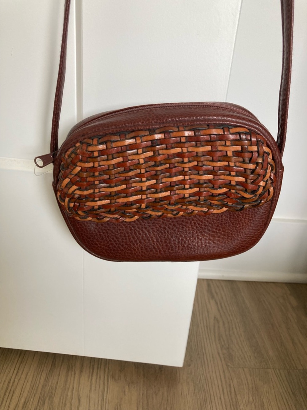 Woven Brown Leather vintage Crossbody Bag - Picture 2 of 6